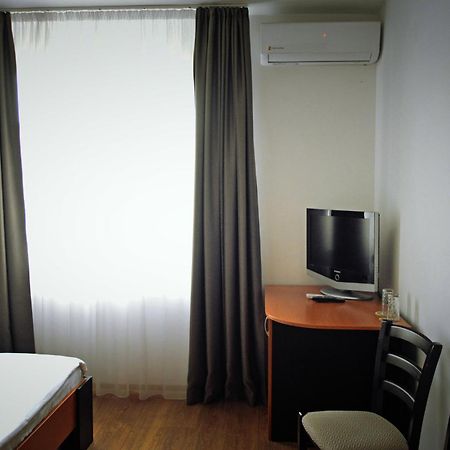 Pension Delia Gardens 티미쇼아라 외부 사진