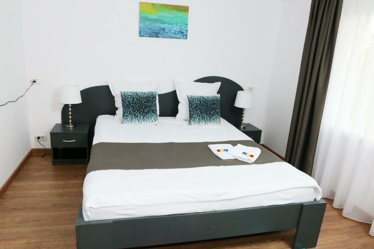 Pension Delia Gardens 티미쇼아라 외부 사진